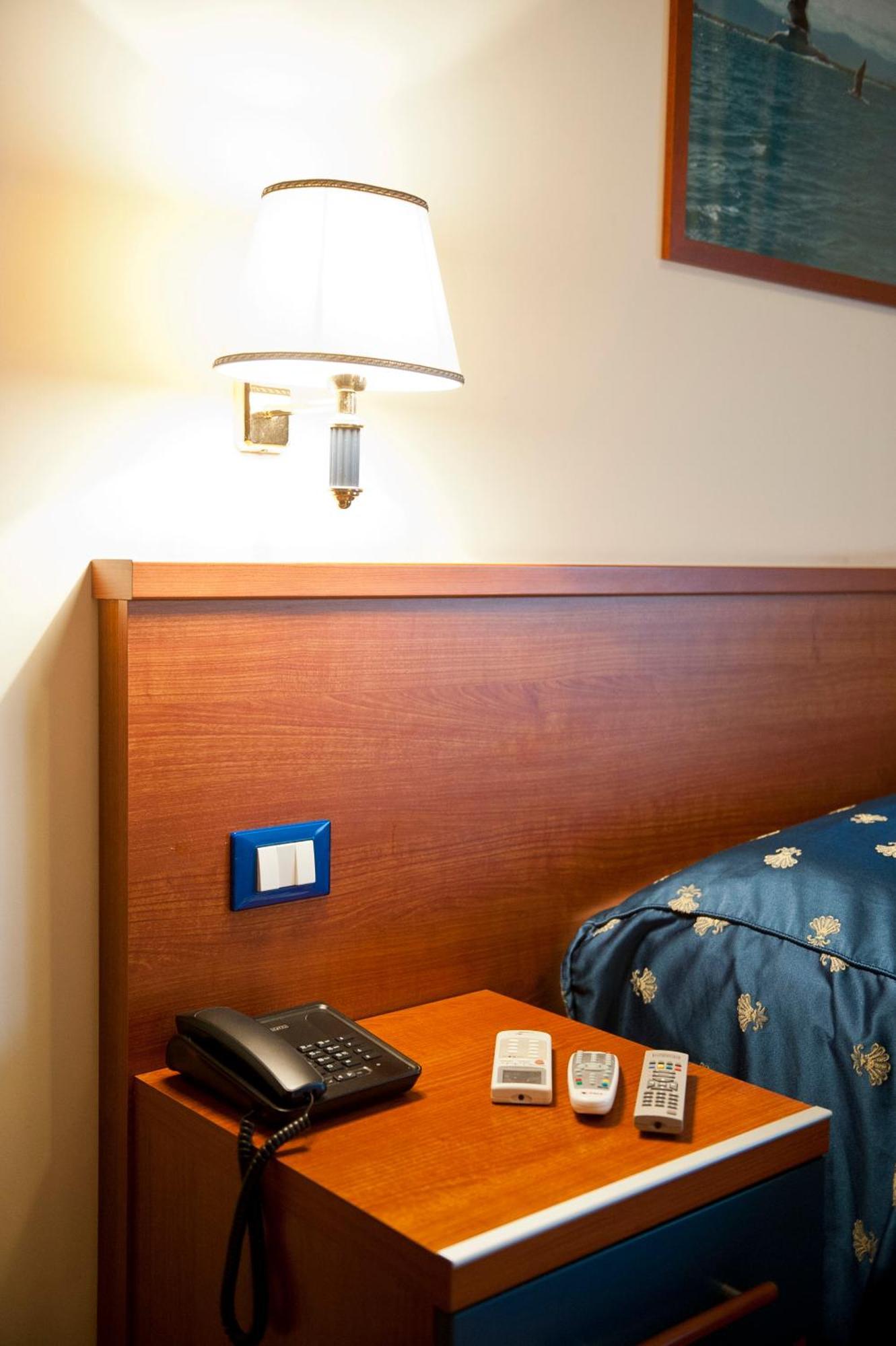Hotel 4 Pini Rom Eksteriør billede