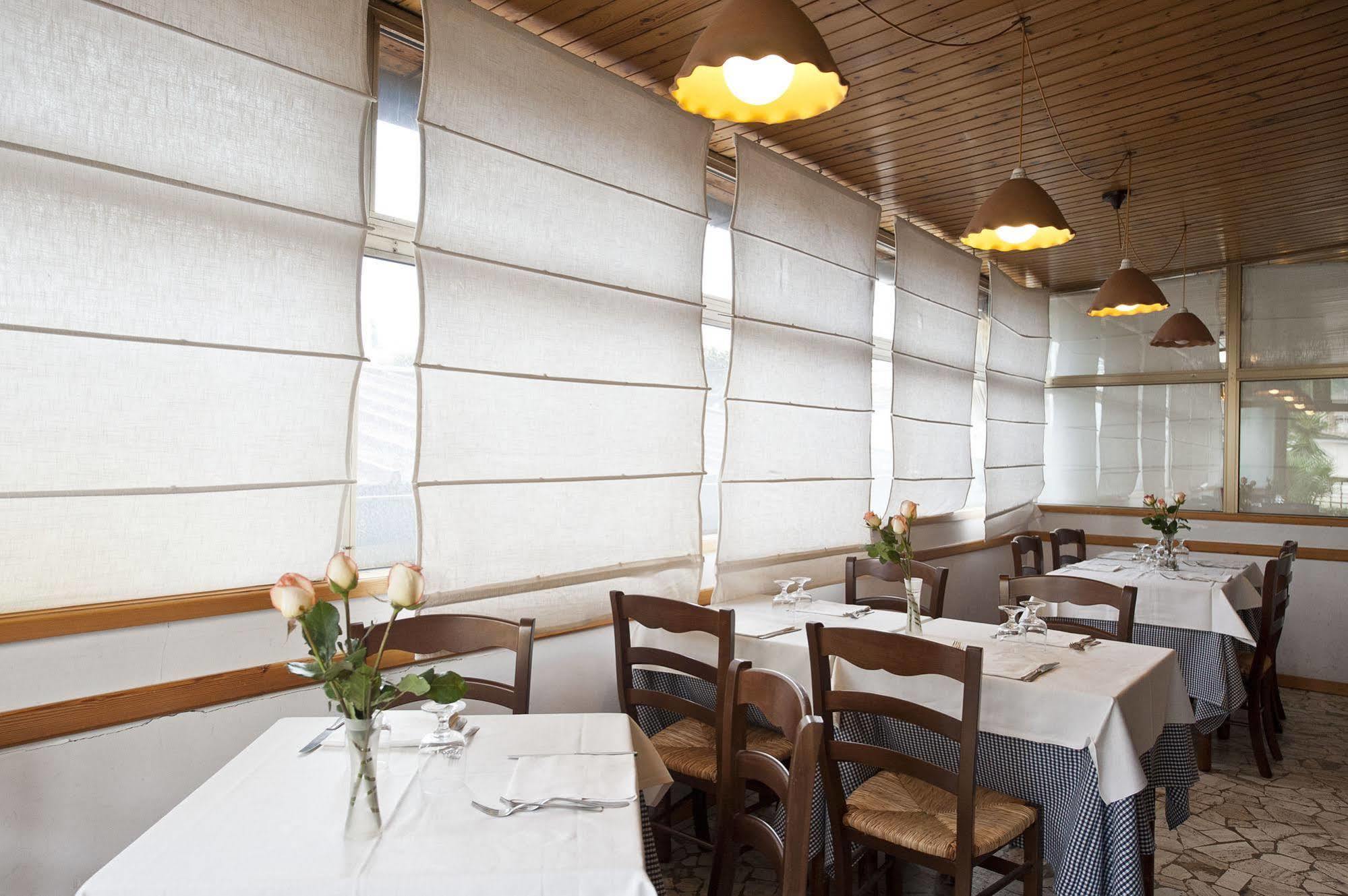 Hotel 4 Pini Rom Eksteriør billede